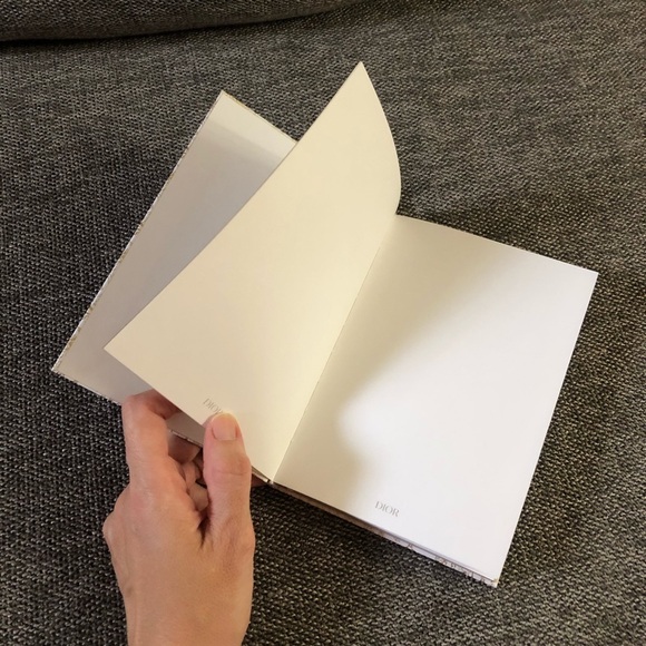 CHRISTIAN Dior Premium Notebook Christmas Holiday 2023 White Golden Authentic - Picture 12 of 17